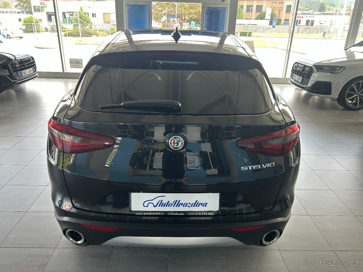 2018 Alfa Romeo STELVIO - 5