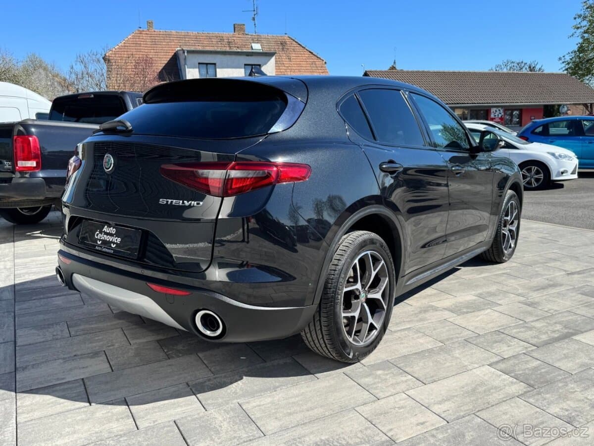 2018 Alfa Romeo STELVIO - 5