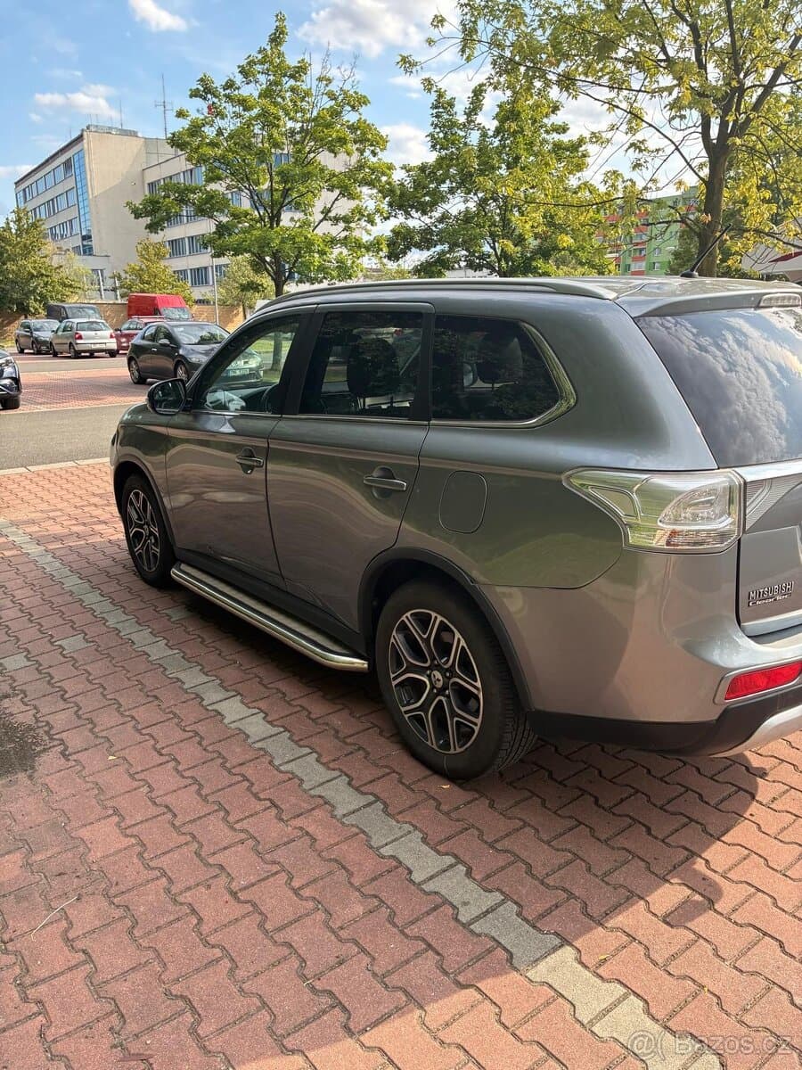 2014 Mitsubishi OUTLANDER - 5
