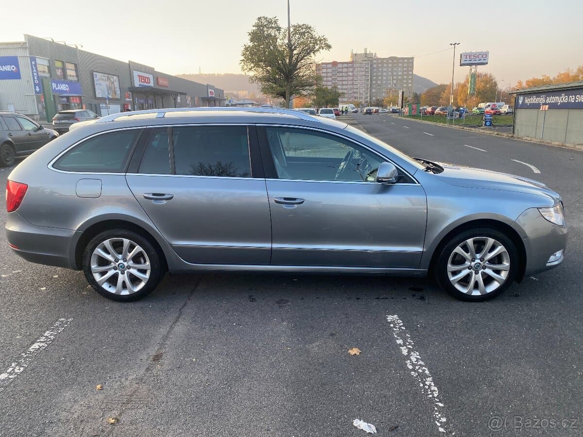 2011 Škoda SUPERB - 5