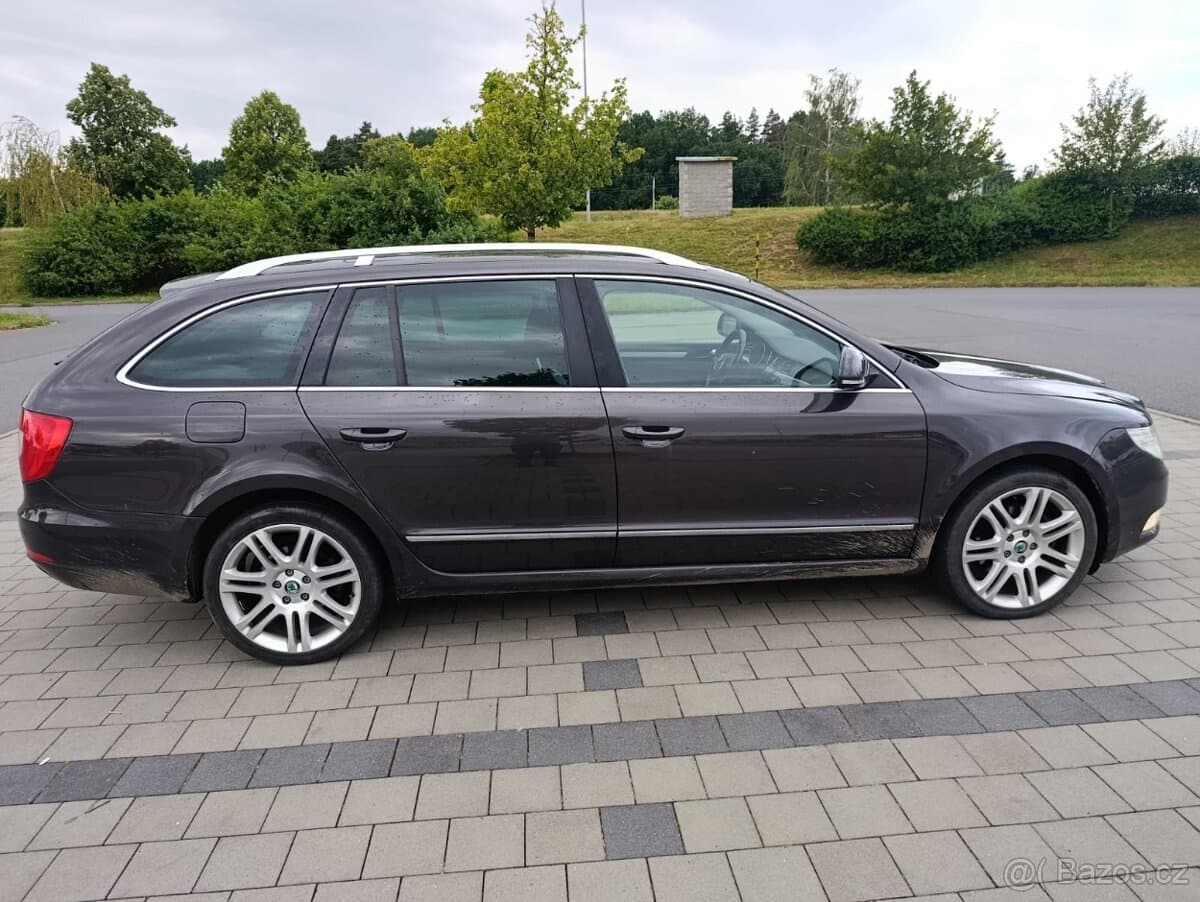 2011 Škoda SUPERB - 5