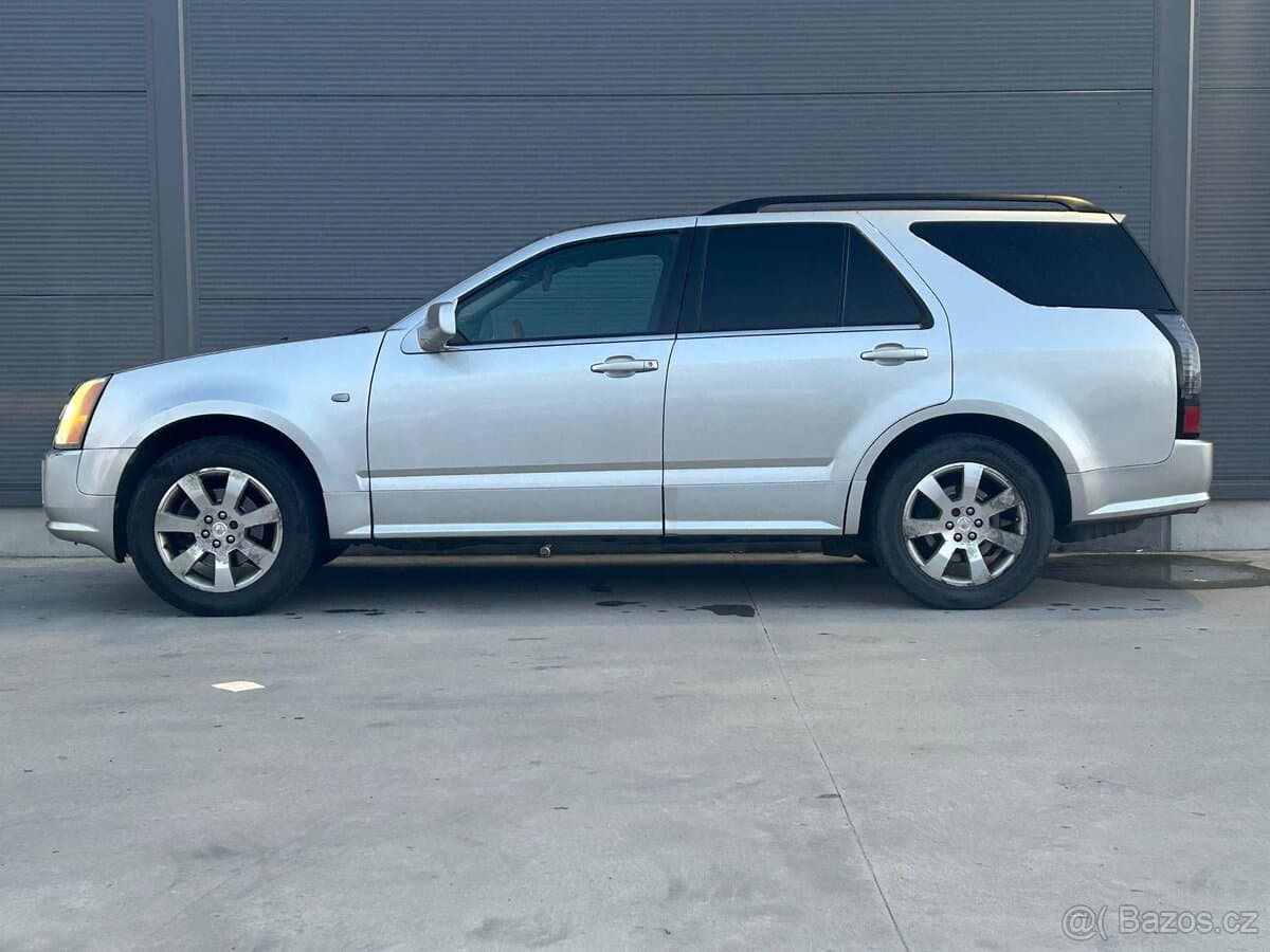 2005 Cadillac SRX - 5