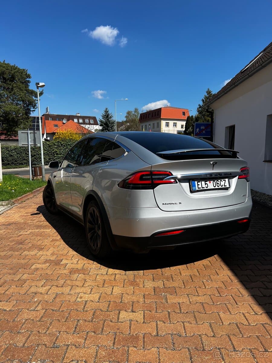 2017 Tesla MODEL X - 5