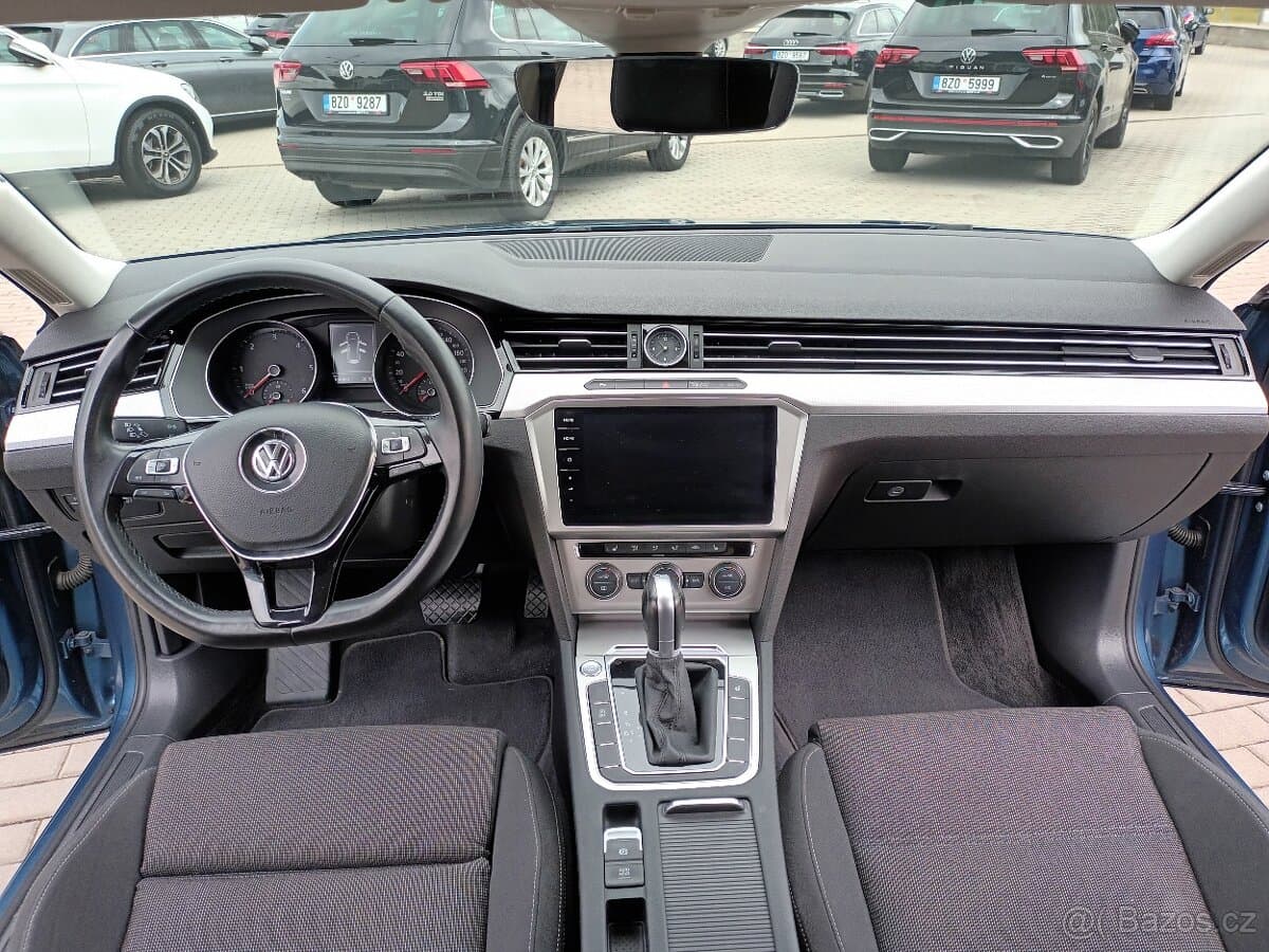 2018 Volkswagen PASSAT - 5