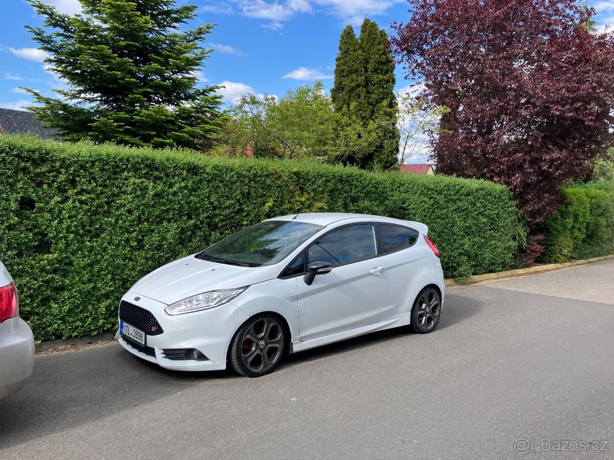 2015 Ford FIESTA - 5