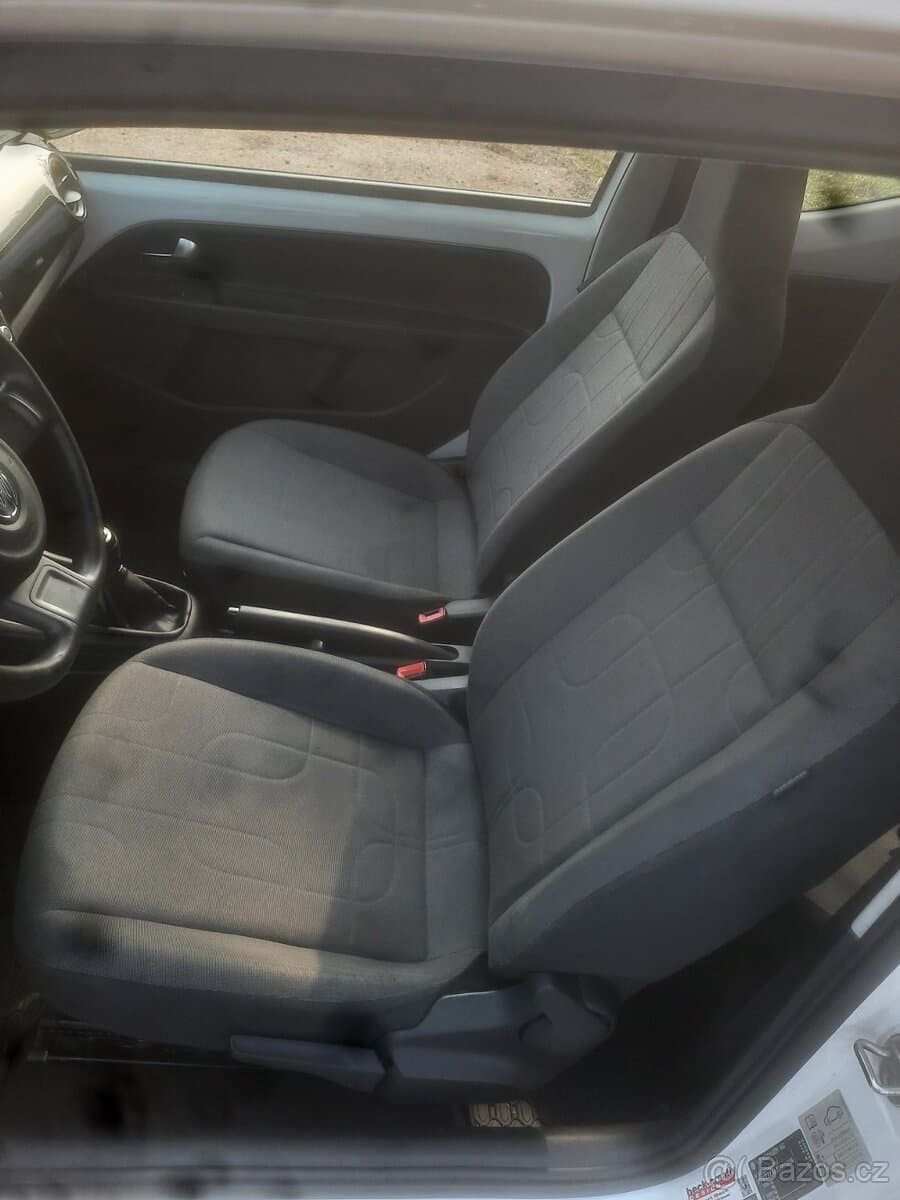 2016 Volkswagen UP! - 5