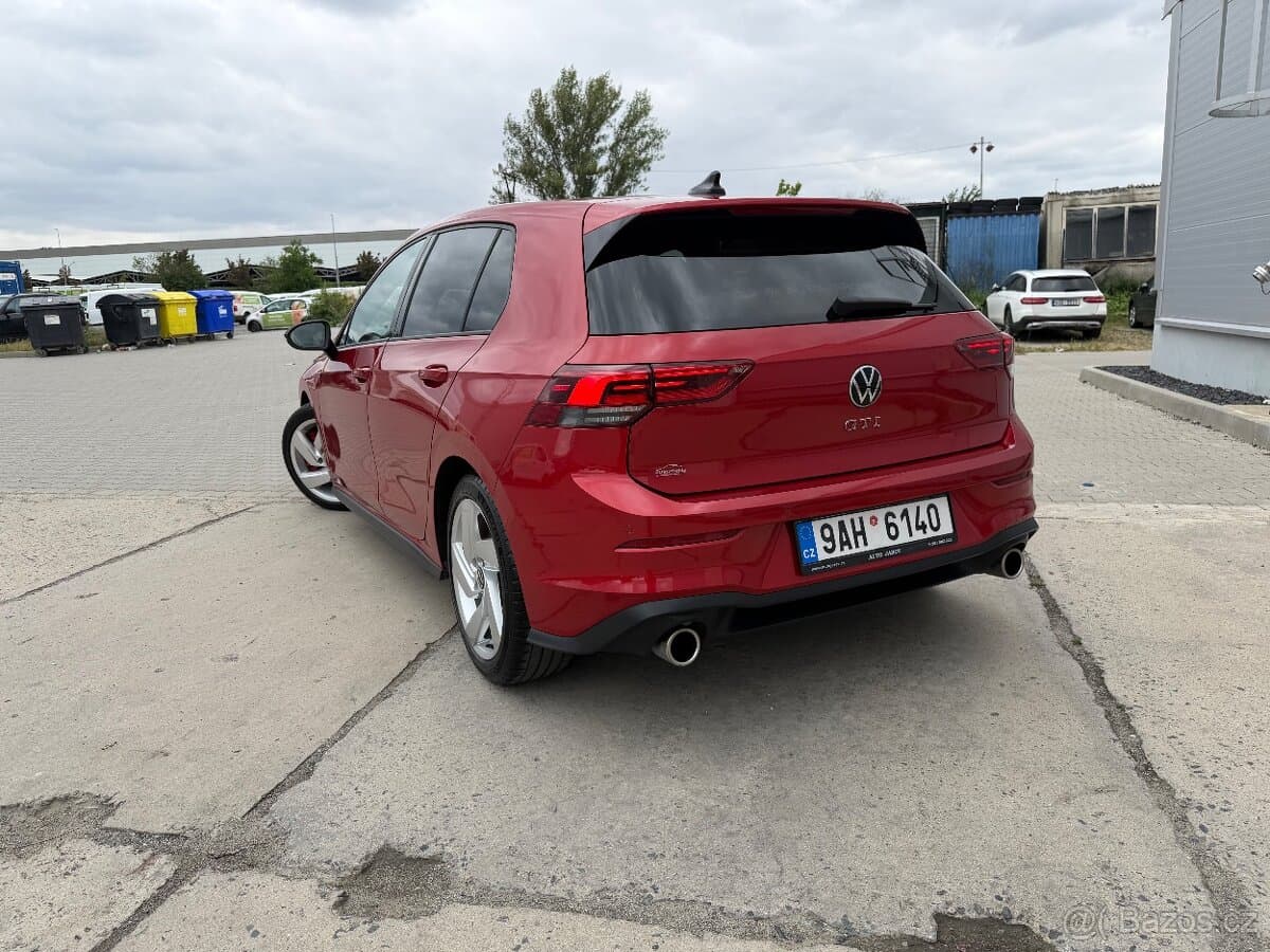 Volkswagen GOLF - 5