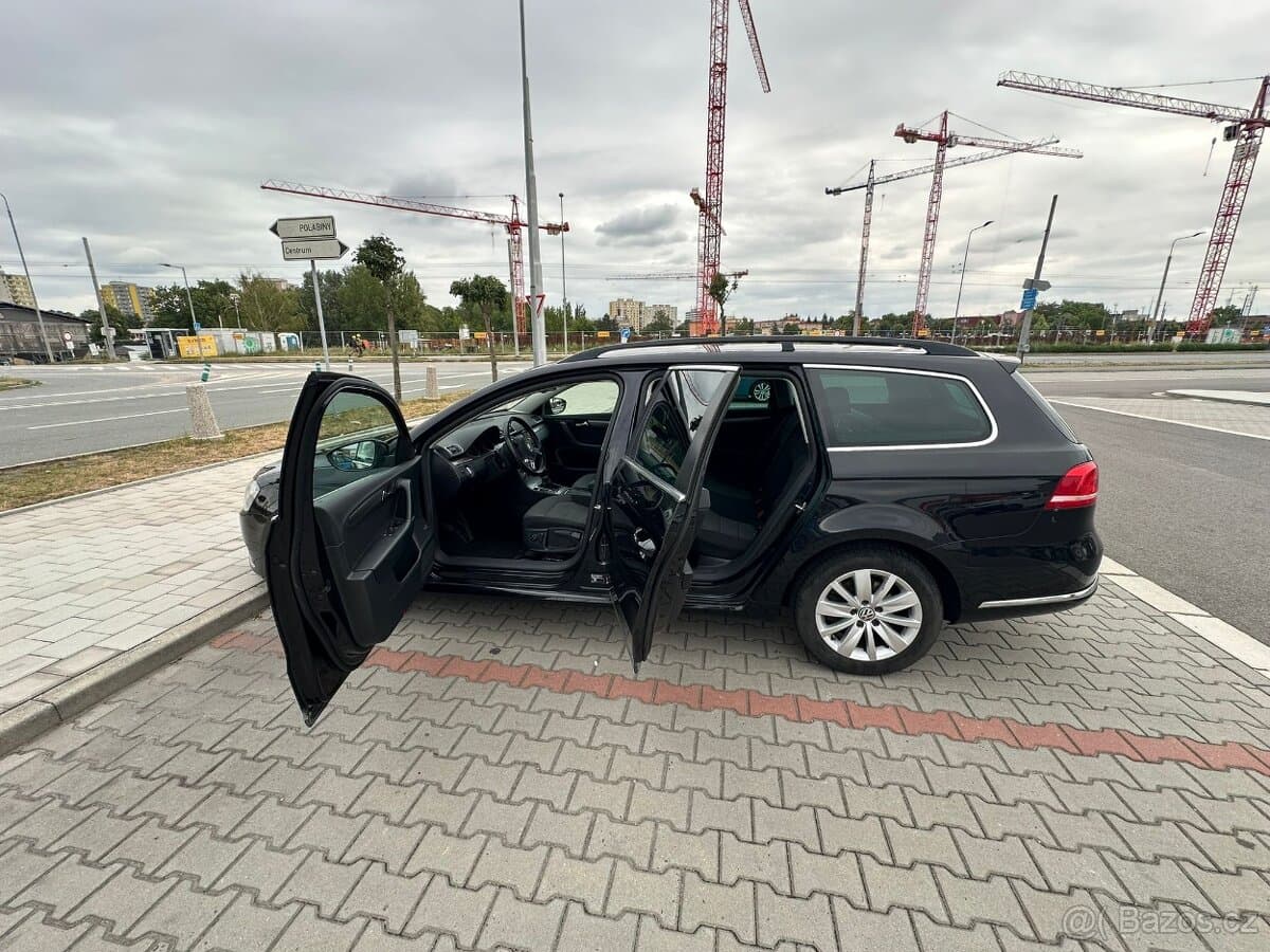 2013 Volkswagen PASSAT - 5