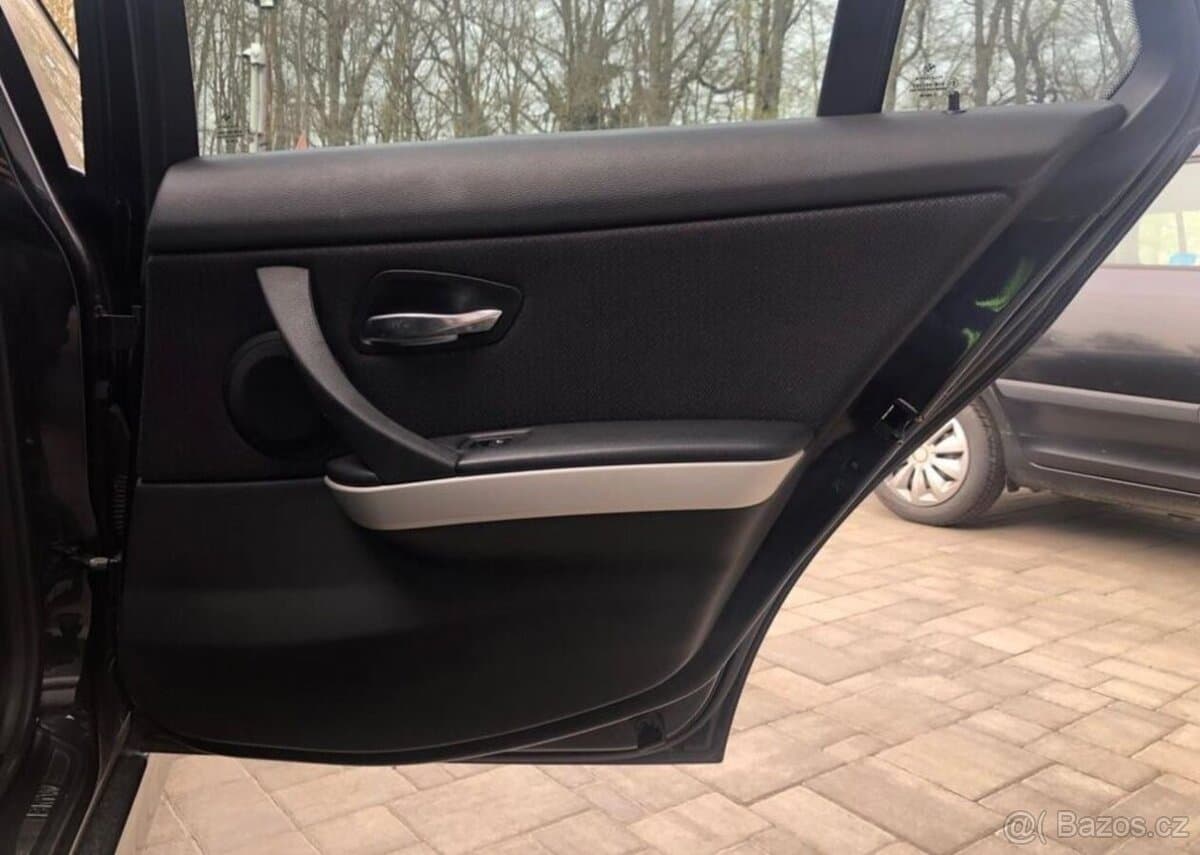 2010 BMW 3-SERIES - 5