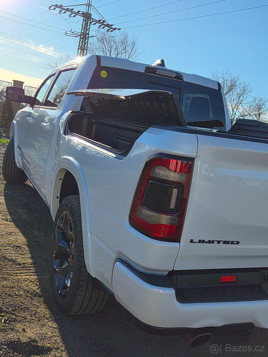 2022 RAM 1500 - 5