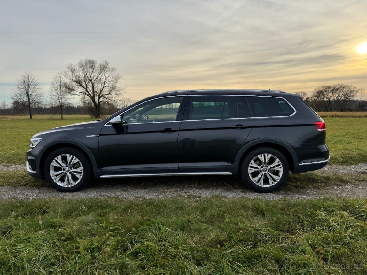 2018 Volkswagen PASSAT - 5