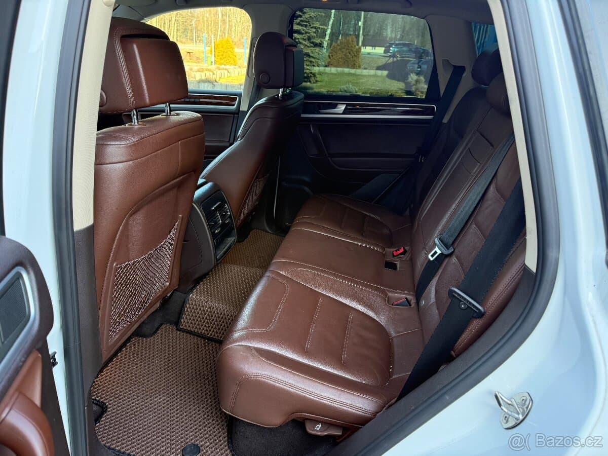 2012 Volkswagen TOUAREG - 5