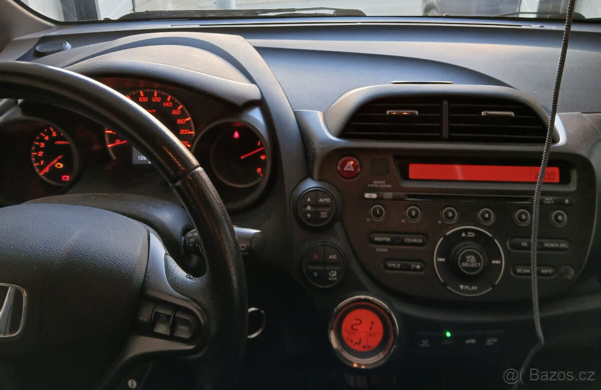 2015 Honda JAZZ - 5