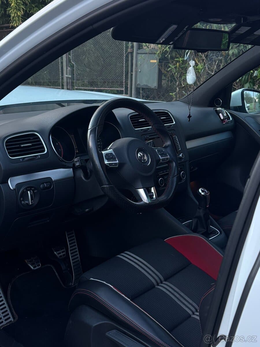 2011 Volkswagen GOLF - 5