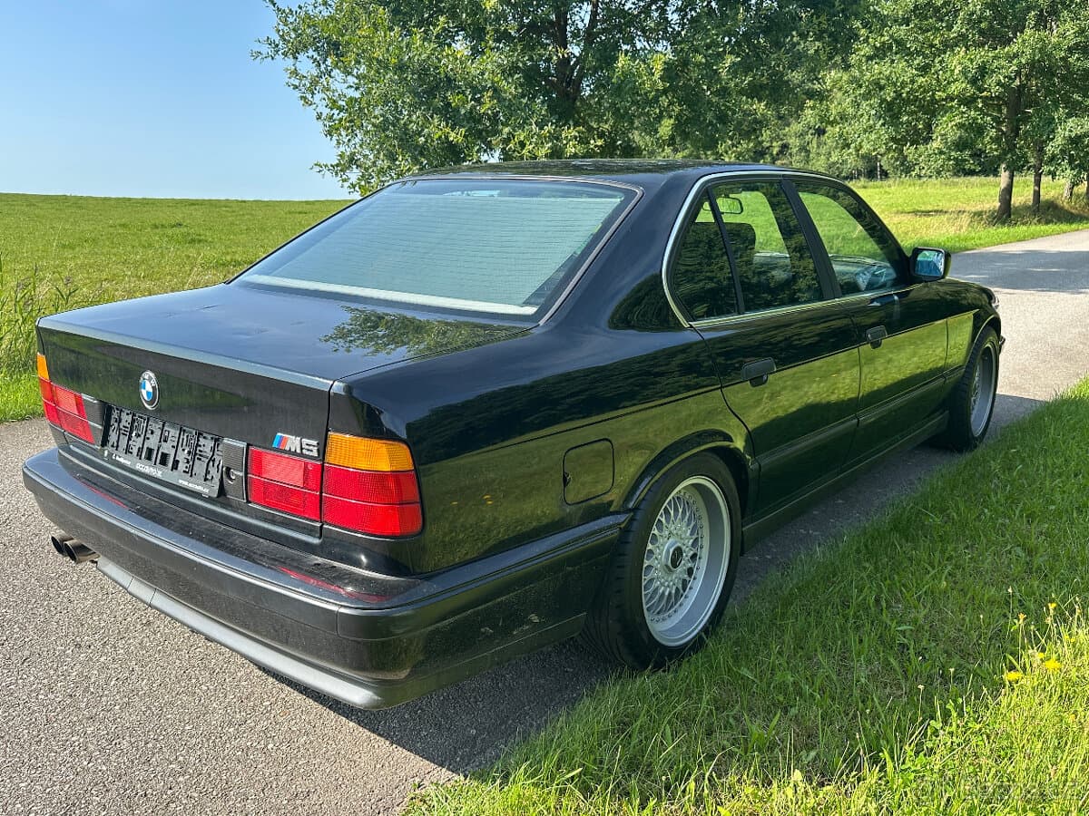 1989 BMW M5 - 5