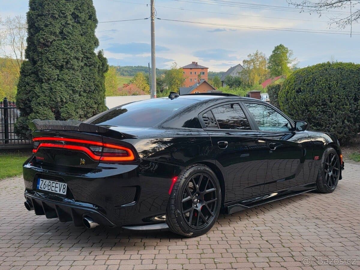 2017 Dodge CHARGER - 5