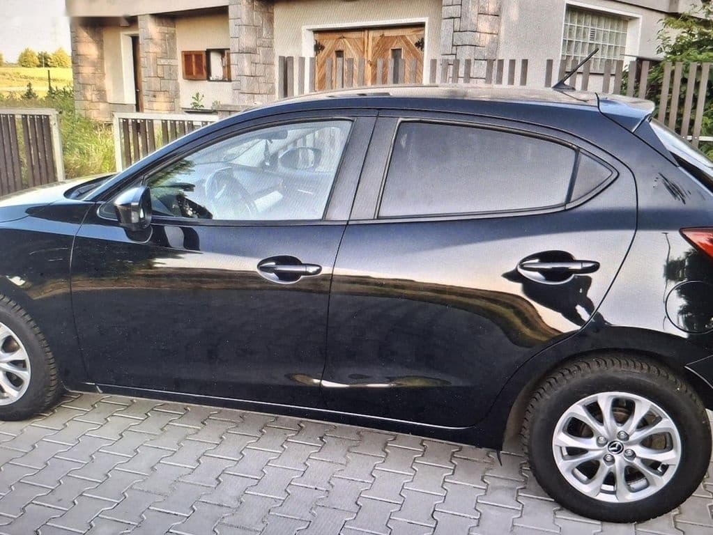 Mazda 2 - 5