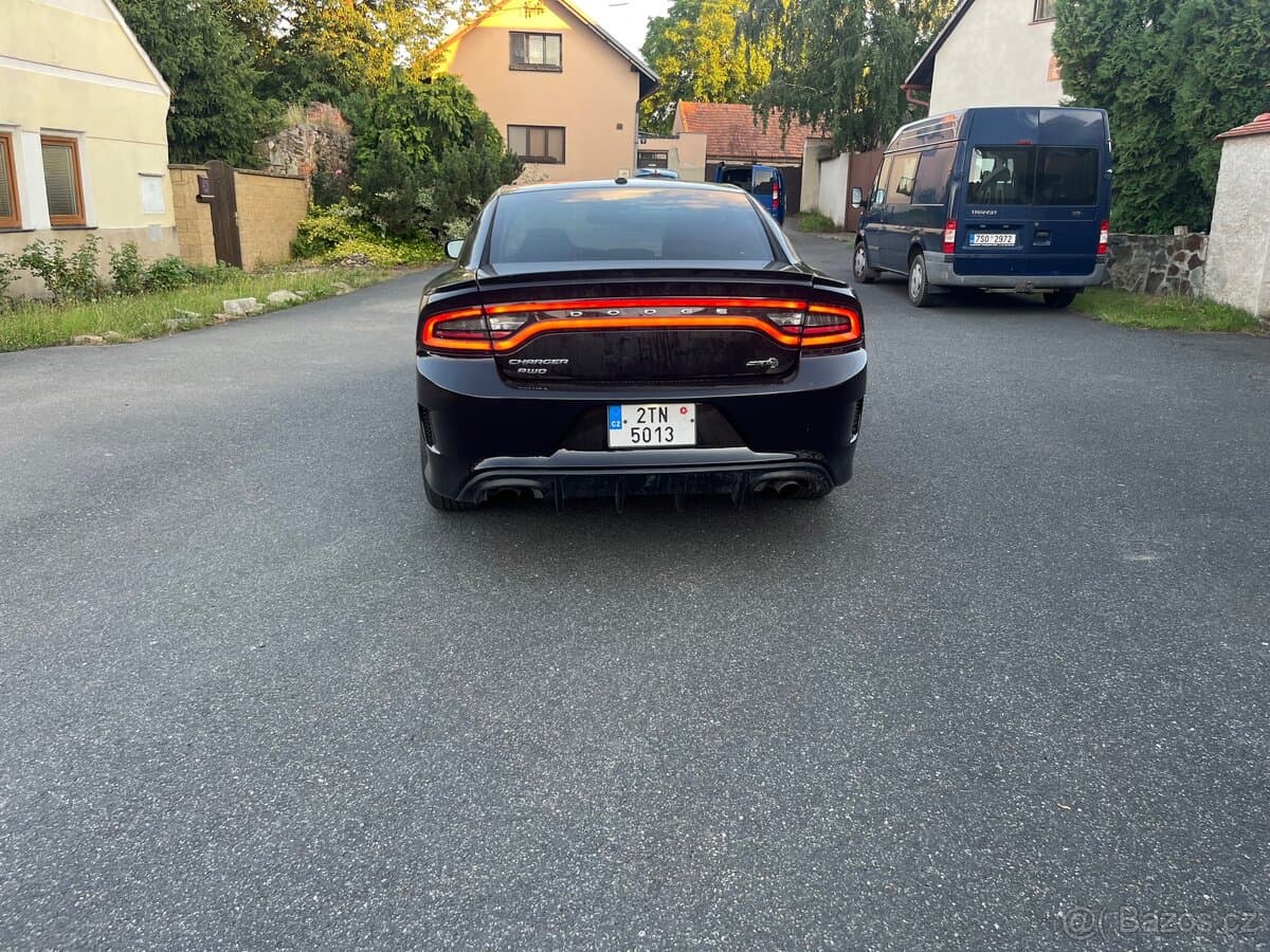 Dodge CHARGER - 5