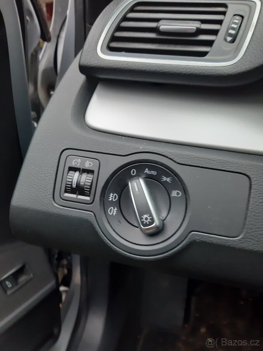 2012 Volkswagen PASSAT - 5