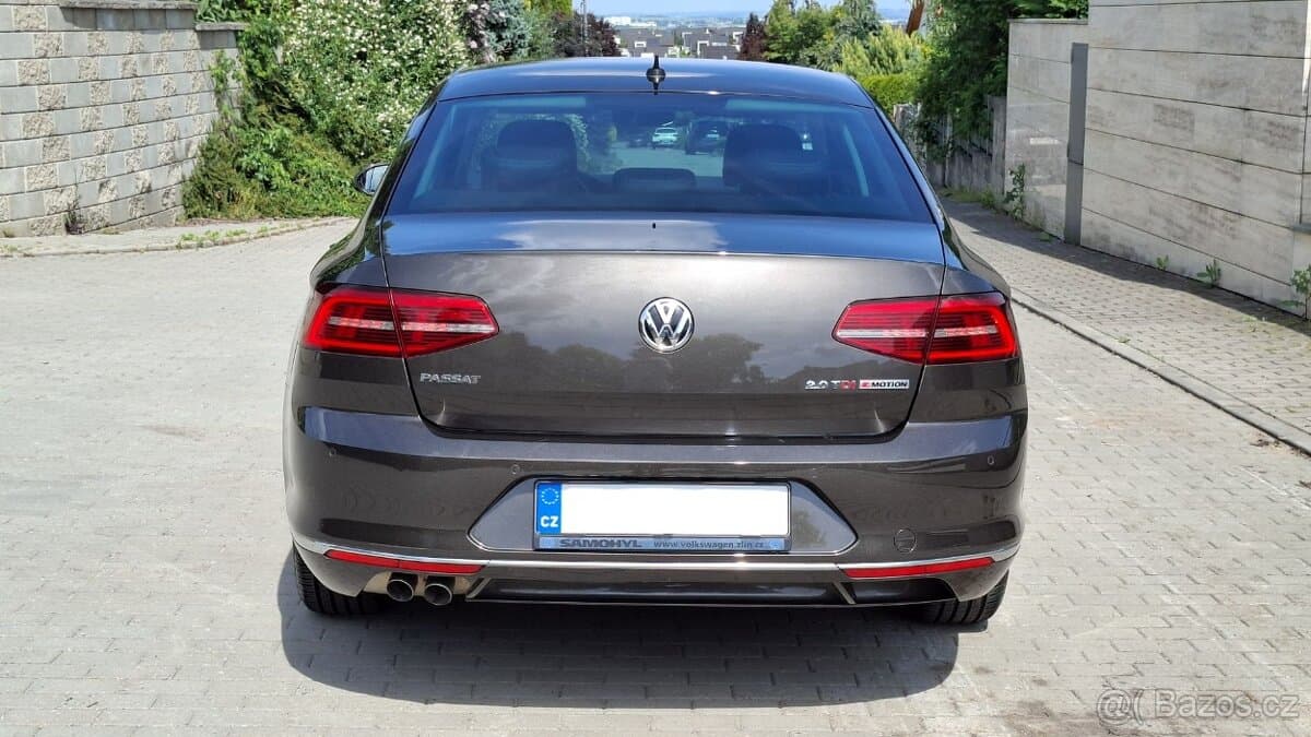 2016 Volkswagen PASSAT - 5