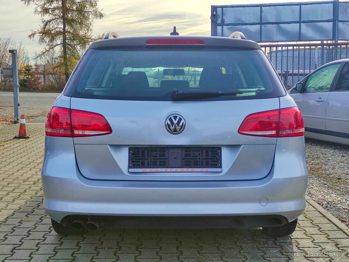2012 Volkswagen PASSAT - 5
