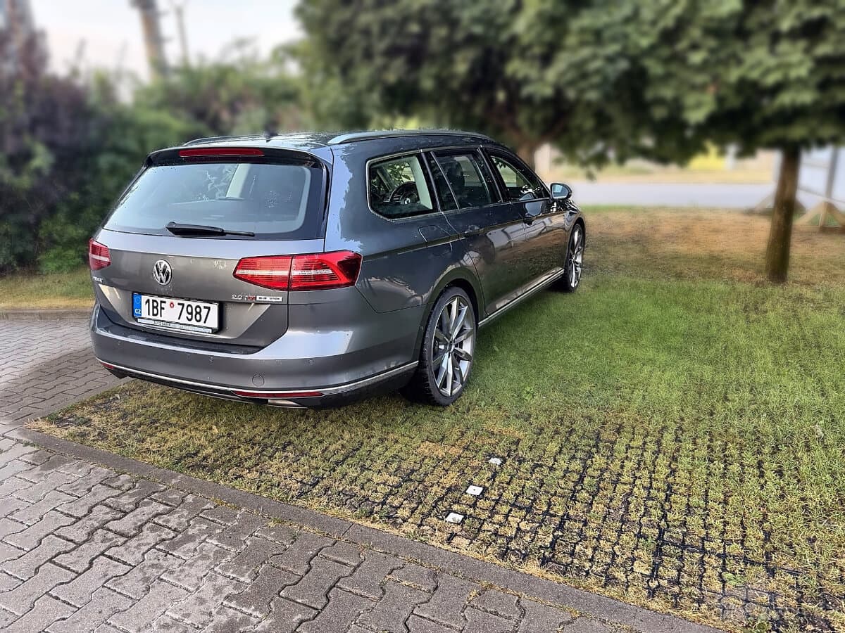 2016 Volkswagen PASSAT - 5