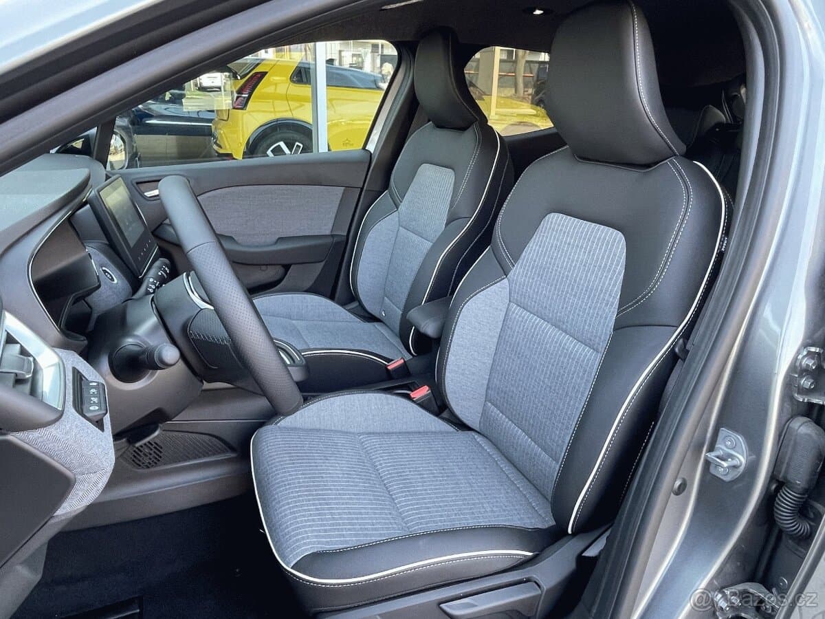 2025 Renault CLIO - 5