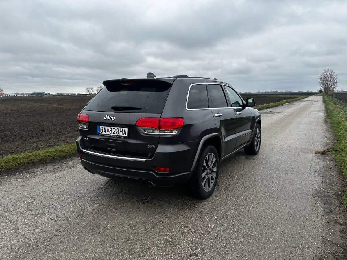 2017 Jeep CHEROKEE - 5