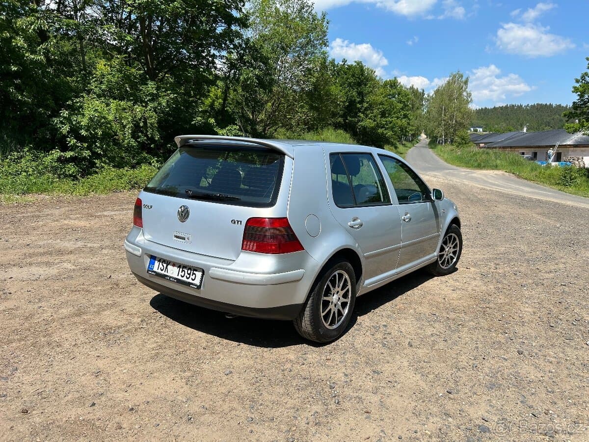Volkswagen GOLF - 5
