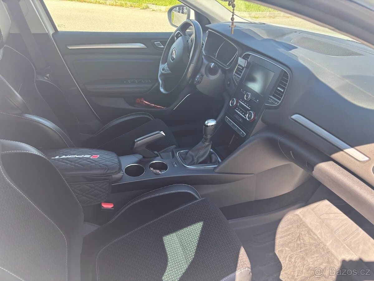 2020 Renault MEGANE - 5