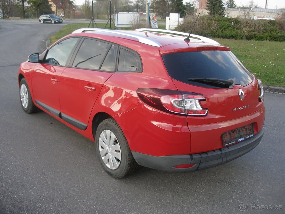 Renault MEGANE - 5