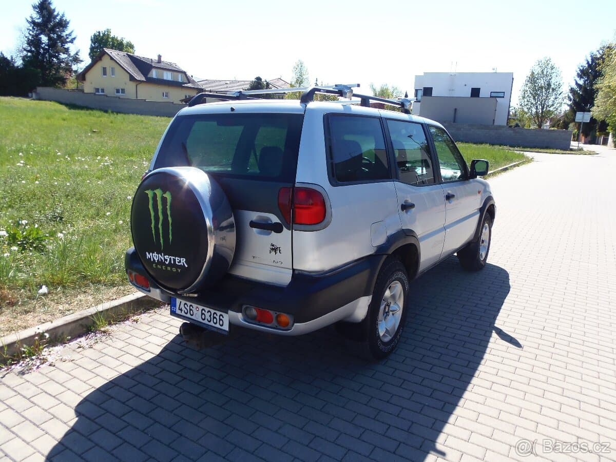 2004 Nissan OSTATNÍ - 5