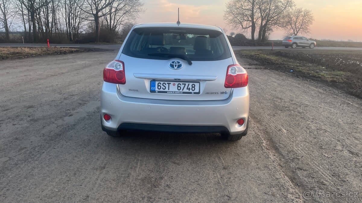 2010 Toyota AURIS - 5