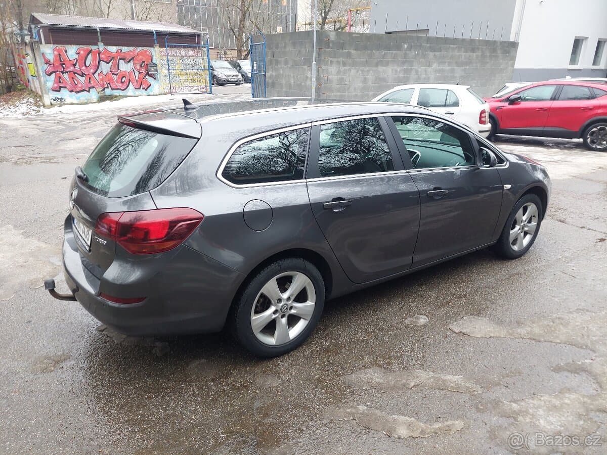 2011 Opel ASTRA - 5