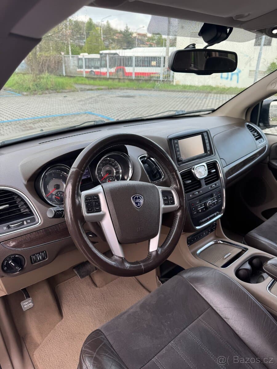 2014 Lancia VOYAGER - 5