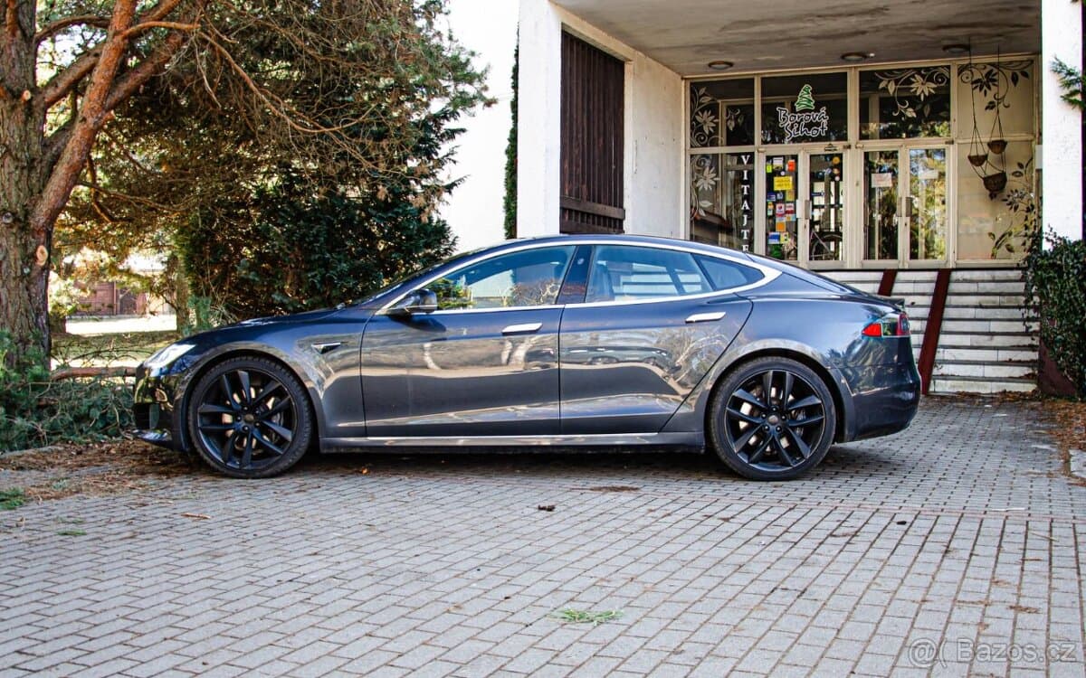 2017 Tesla MODEL S - 5