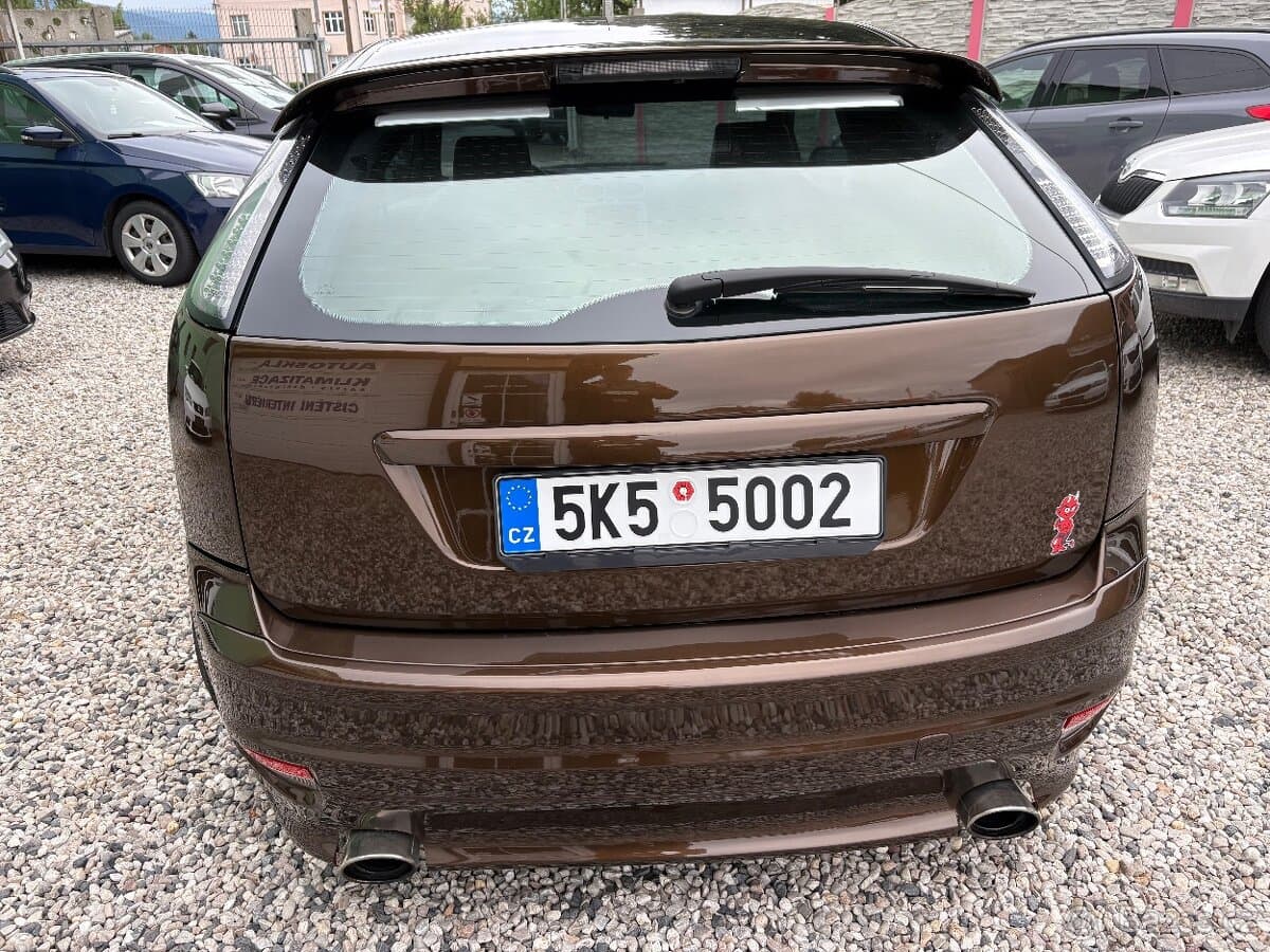 2005 Ford FOCUS - 5
