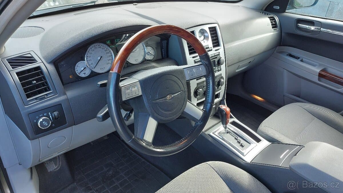 Chrysler 300C - 5