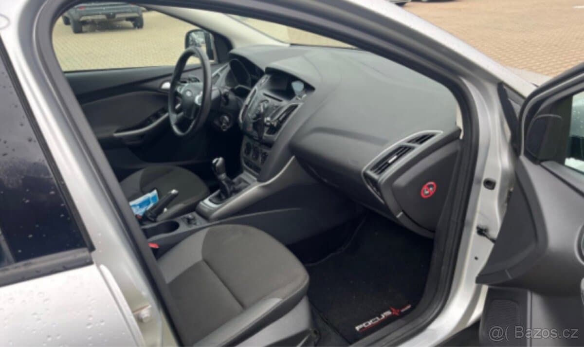 2011 Ford FOCUS - 5
