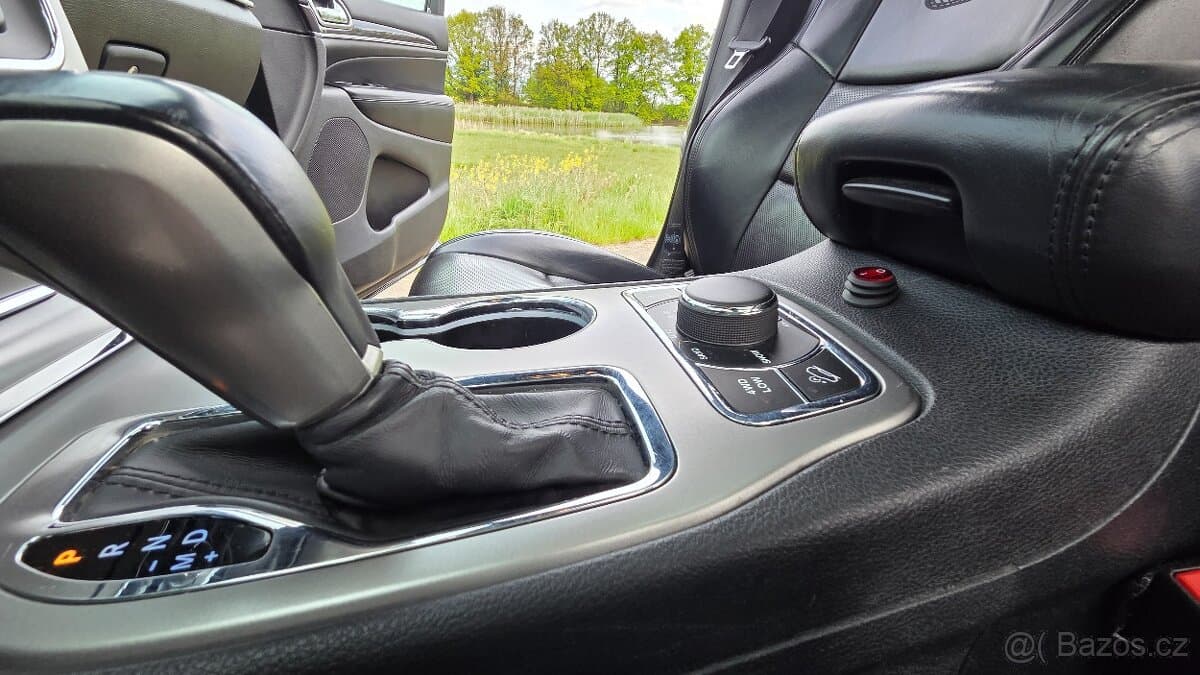 2018 Jeep CHEROKEE - 5