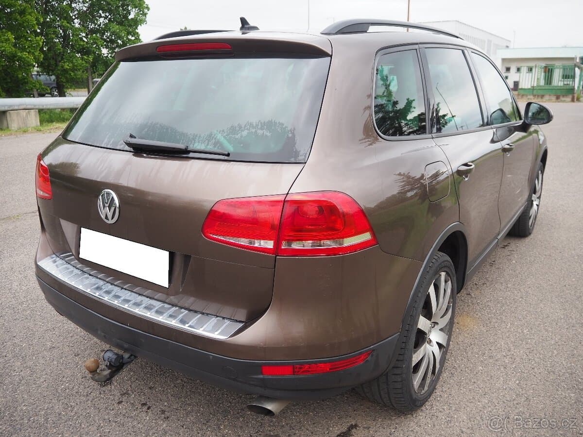 2010 Volkswagen TOUAREG - 5
