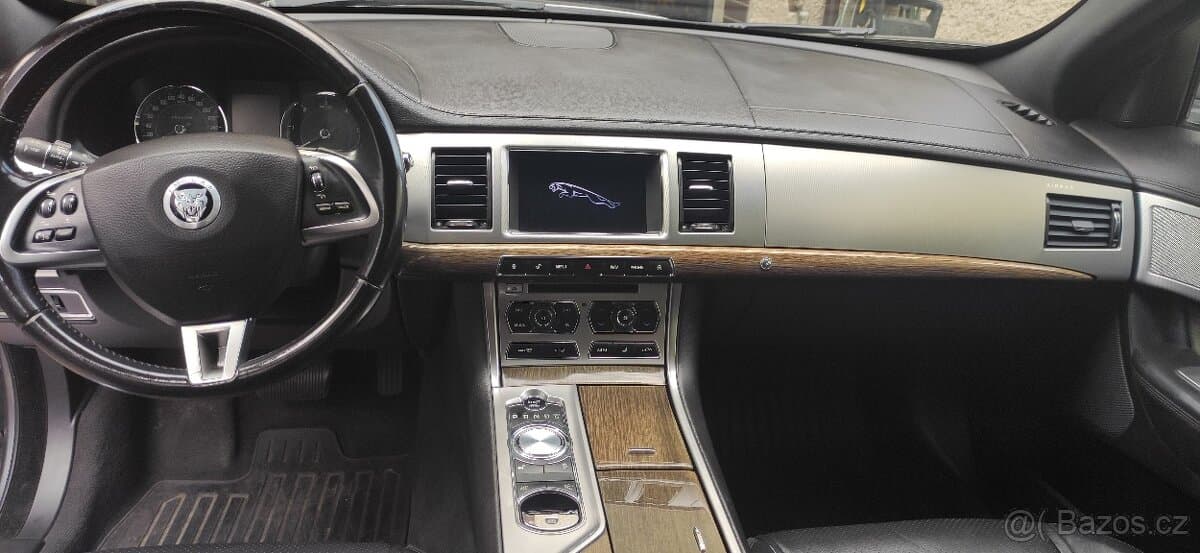2012 Jaguar XF - 5