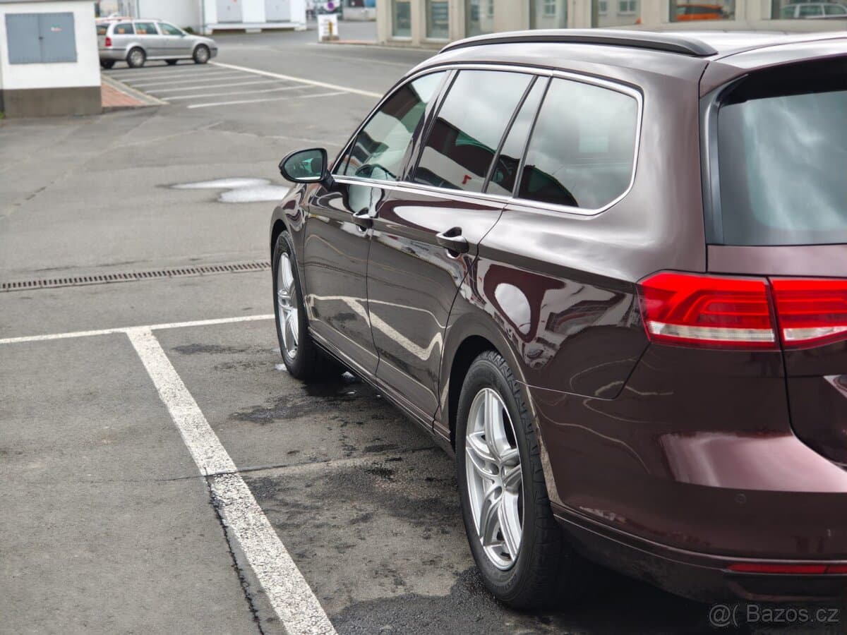 2017 Volkswagen PASSAT - 5