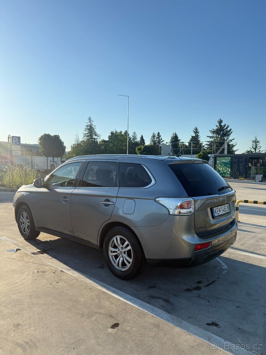 2015 Mitsubishi OUTLANDER - 5