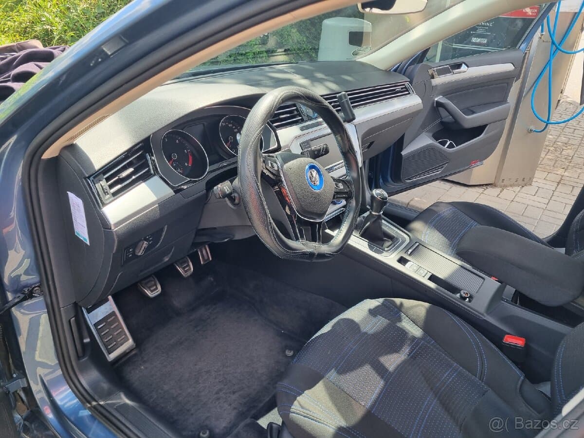 2015 Volkswagen PASSAT - 5