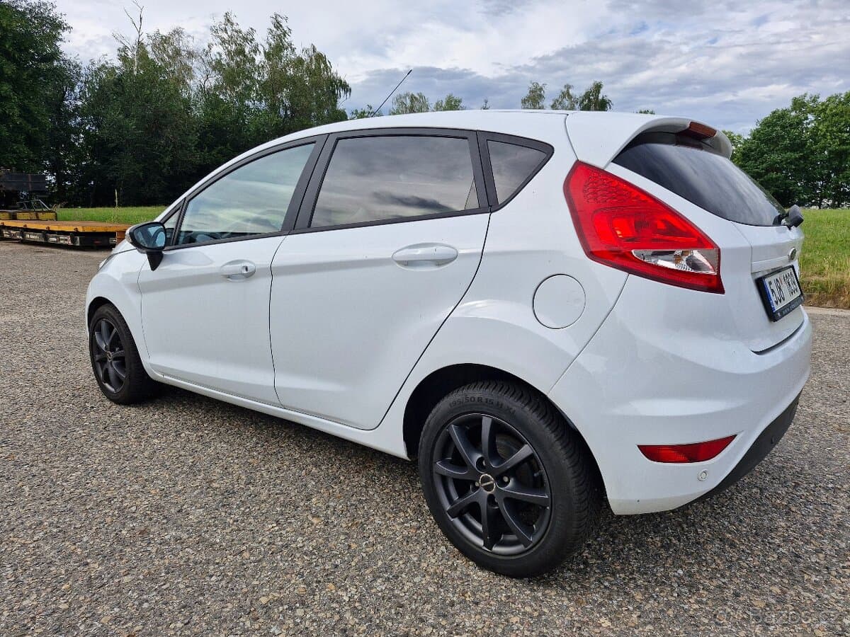2011 Ford FIESTA - 5