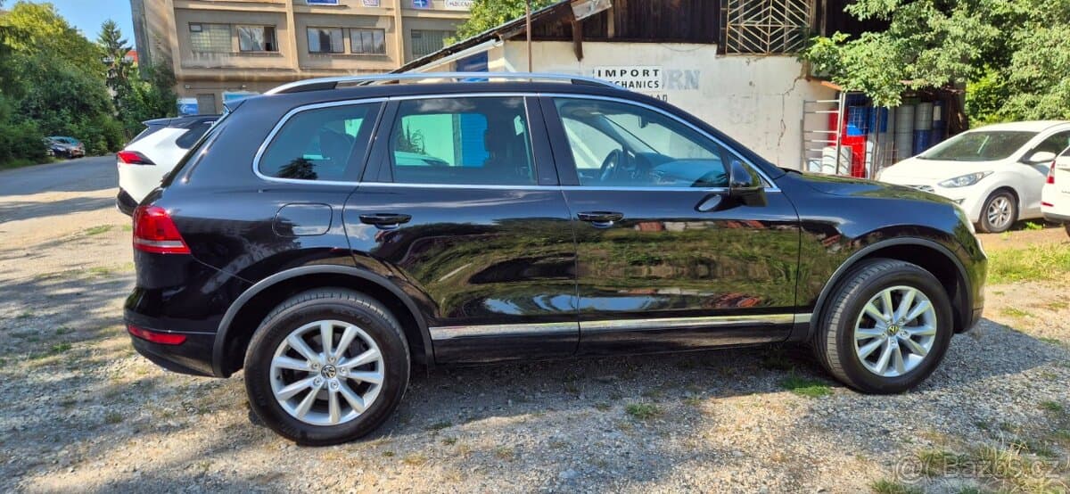 2011 Volkswagen TOUAREG - 5