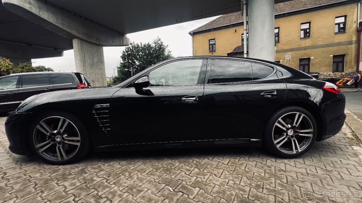 2011 Porsche PANAMERA - 5