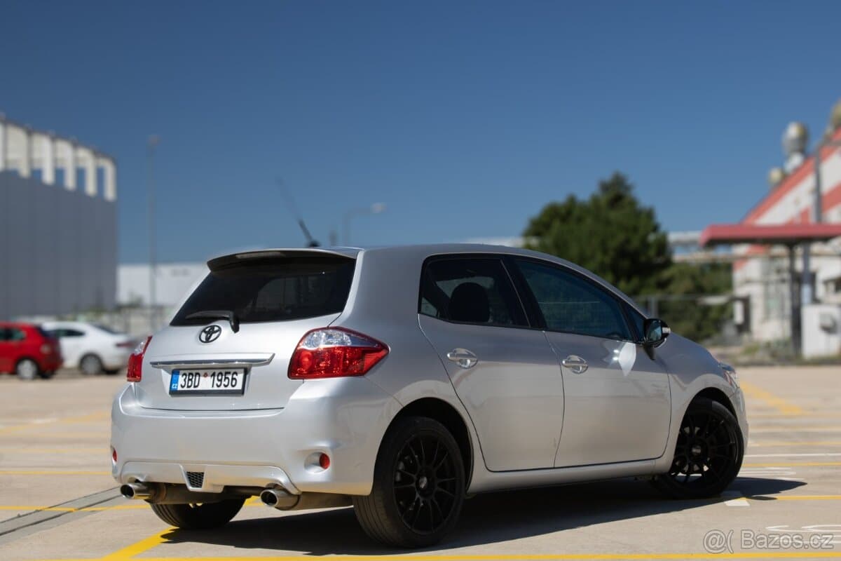 2011 Toyota AURIS - 5