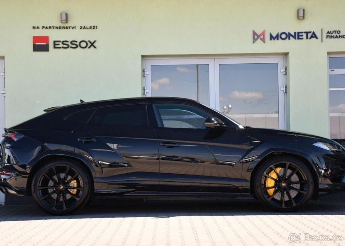 2022 Lamborghini URUS - 5